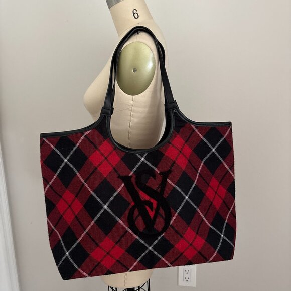 Victoria’s Secret Red Black Tartan Plaid Pattern Weekender Tote Bag VS Logo - Picture 1 of 5